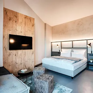 https://cloud-no7-lofts.stuttgart-hotel.com